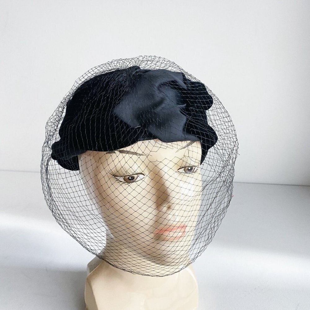 Vintage Velvet Satin  Black Pillbox gat with Mesh Overlay S - Picture 4 of 13